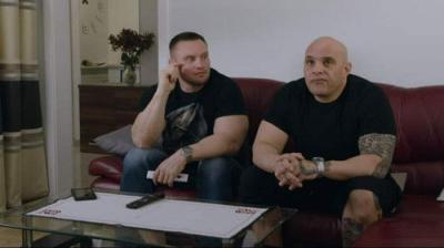 Gogglebox. Przed telewizorem.