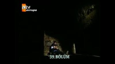 Parmaklıklar Ardında