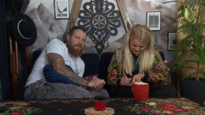 Gogglebox. Przed telewizorem.