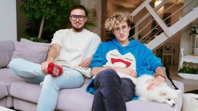 Gogglebox. Przed telewizorem.