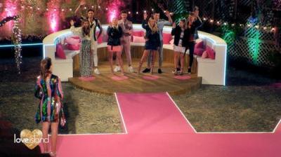 Love Island - Heiße Flirts & wahre Liebe
