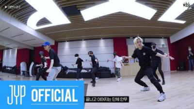 Stray Kids - BEHIND: KINGDOM - LEGENDARY WAR