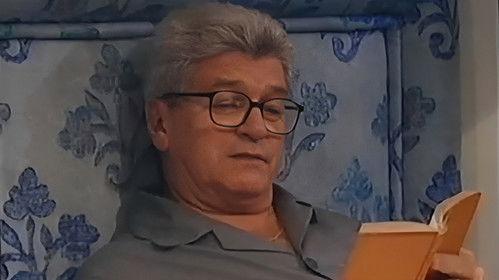 Um Estranho em Casa filmas žiurėti online