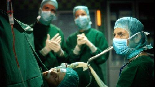 Alphateam – Die Lebensretter im OP filmas žiurėti online