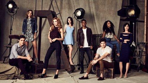 Famous in Love filmas žiurėti online