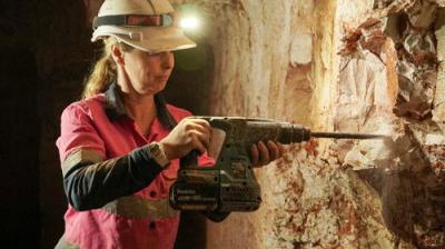 Outback Opal Hunters