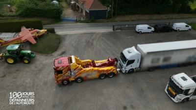 100 jours avec les dépanneurs de l'autoroute