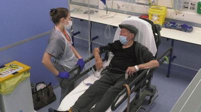 24 Hours in A&E