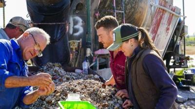 Outback Opal Hunters