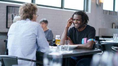 L'autre midi à la table d'à côté