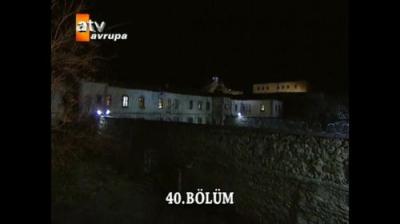 Parmaklıklar Ardında