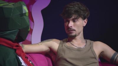 Tinder Apresenta: MTV Beija Sapo