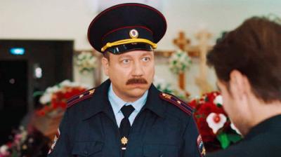 Девушки с Макаровым