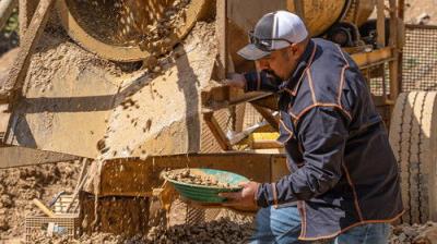 Gold Rush: Mine Rescue with Freddy & Juan