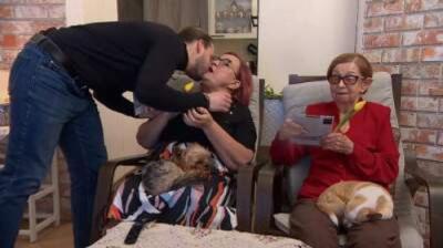 Gogglebox. Przed telewizorem.