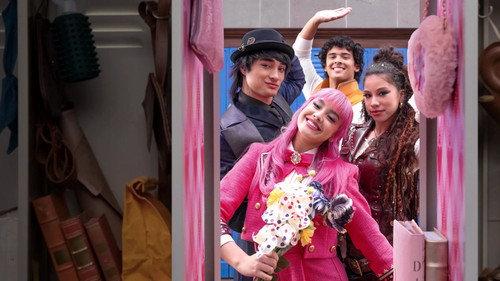 Locker Diaries: Descendants filmas žiurėti online