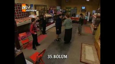 Parmaklıklar Ardında