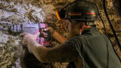 Outback Opal Hunters