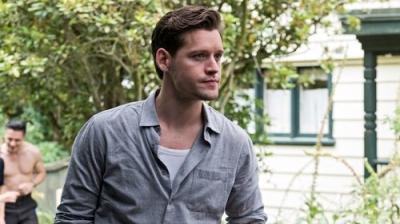 Žmogus aukštoje pilyje