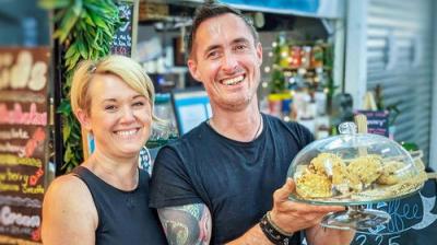 Bargain-Loving Brits in the Sun