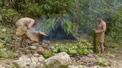 Nuogi ir įbauginti