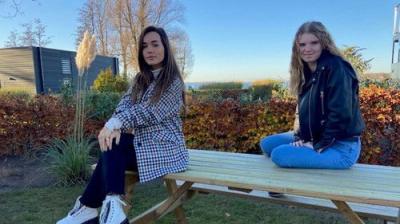 Vier handen op één buik