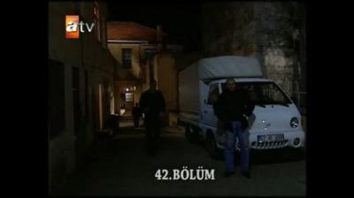 Parmaklıklar Ardında