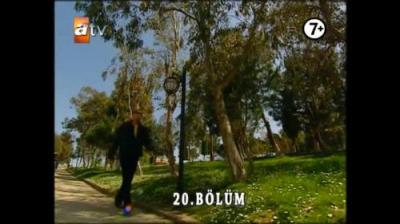 Parmaklıklar Ardında