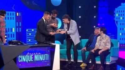 Stasera c’è Cattelan su Raidue