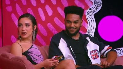 Tinder Apresenta: MTV Beija Sapo