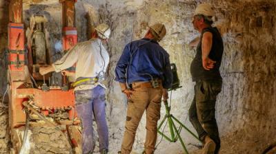 Outback Opal Hunters