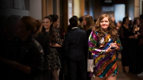 Shrill filmas žiurėti online