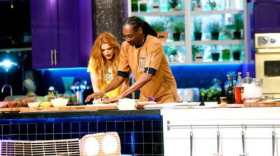 Martha & Snoop's Potluck Dinner Party