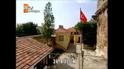 Parmaklıklar Ardında