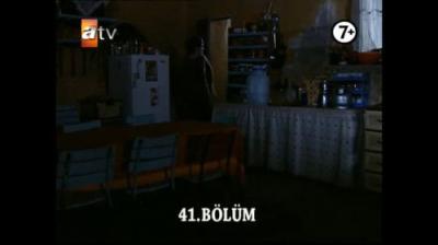 Parmaklıklar Ardında