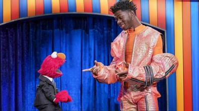 The Not-Too-Late Show with Elmo