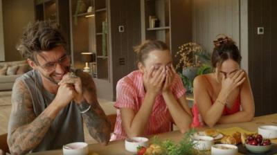Celebs Go Dating
