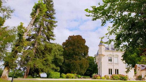 Escape to the Chateau DIY filmas žiurėti online