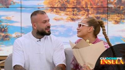Cu ochii pe Insulă