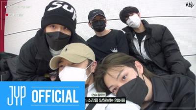Stray Kids - BEHIND: KINGDOM - LEGENDARY WAR