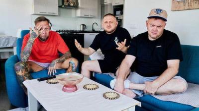 Gogglebox. Przed telewizorem.