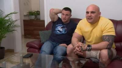Gogglebox. Przed telewizorem.