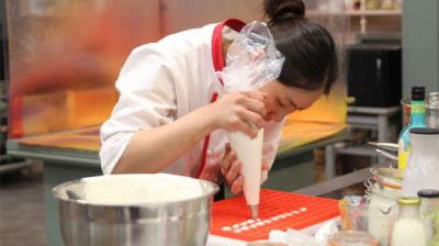 Bake Off: The Professionals