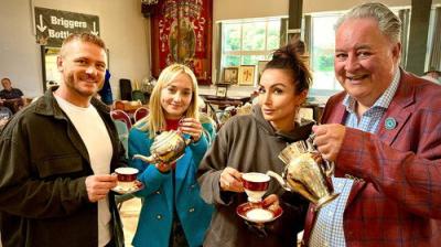 Celebrity Antiques Road Trip