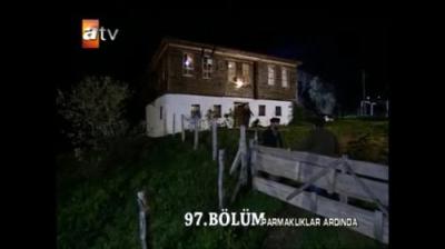 Parmaklıklar Ardında