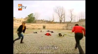Parmaklıklar Ardında