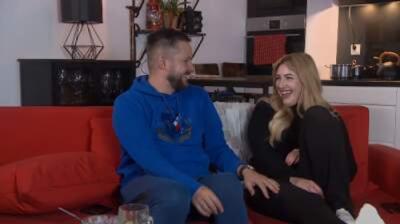 Gogglebox. Przed telewizorem.