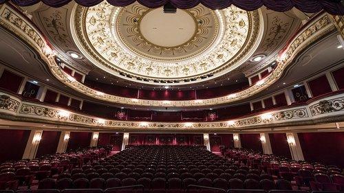Au théâtre ce soir filmas žiurėti online