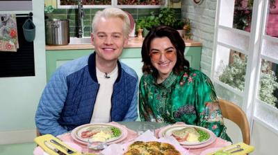A Bite to Eat with Alice