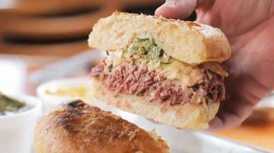 Diners, Drive-Ins and Dives